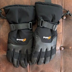 Ski/hunting gloves (NWOT)